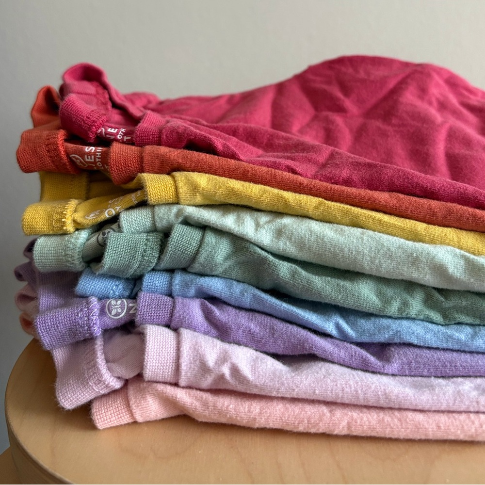 🌈 3T rainbow T-shirt bundle 🌈